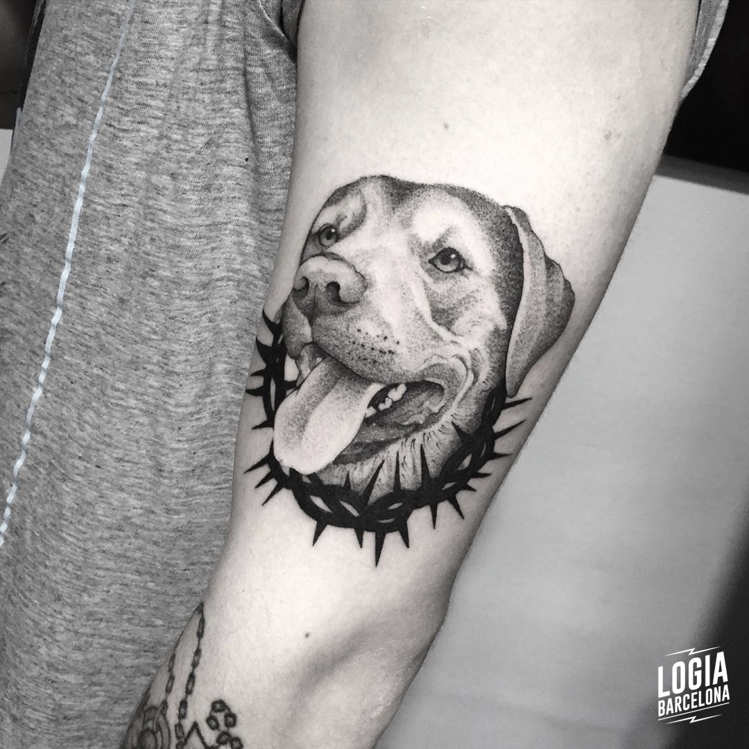 tatuaje_brazo_perro_victor_dalmau_logiabarcelona       